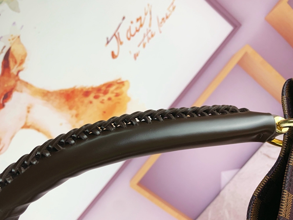 ルイヴィトンバッグ素材ディテール